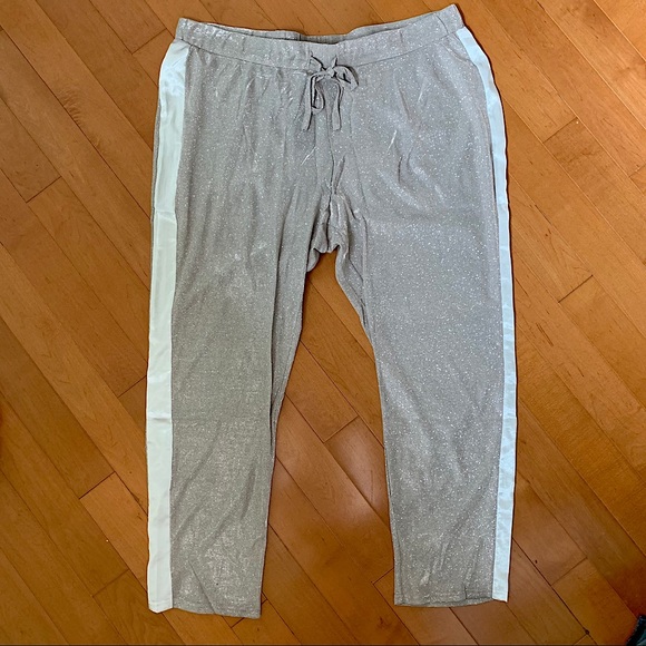 NWT✨ Ashley Stewart Sparkly champagne joggers - Picture 4 of 8